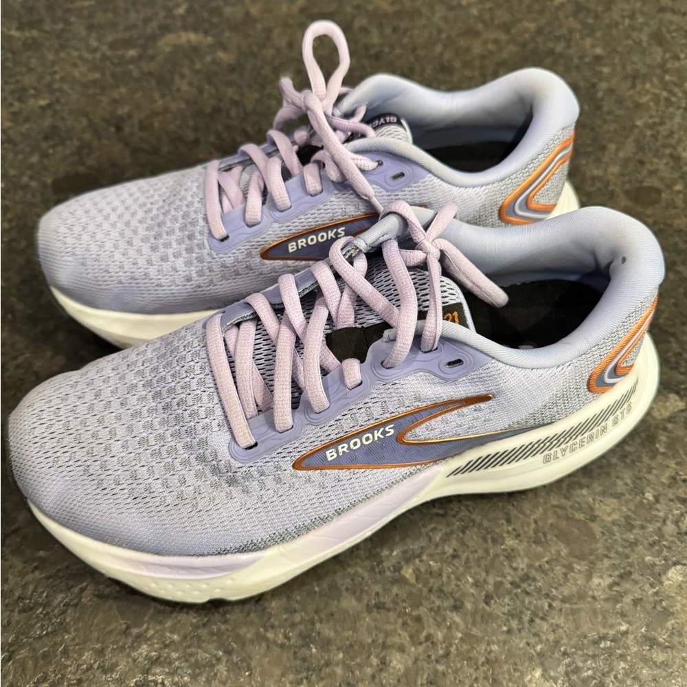 Brooks Glycerin GTS 21 Lavender and White Running Shoes